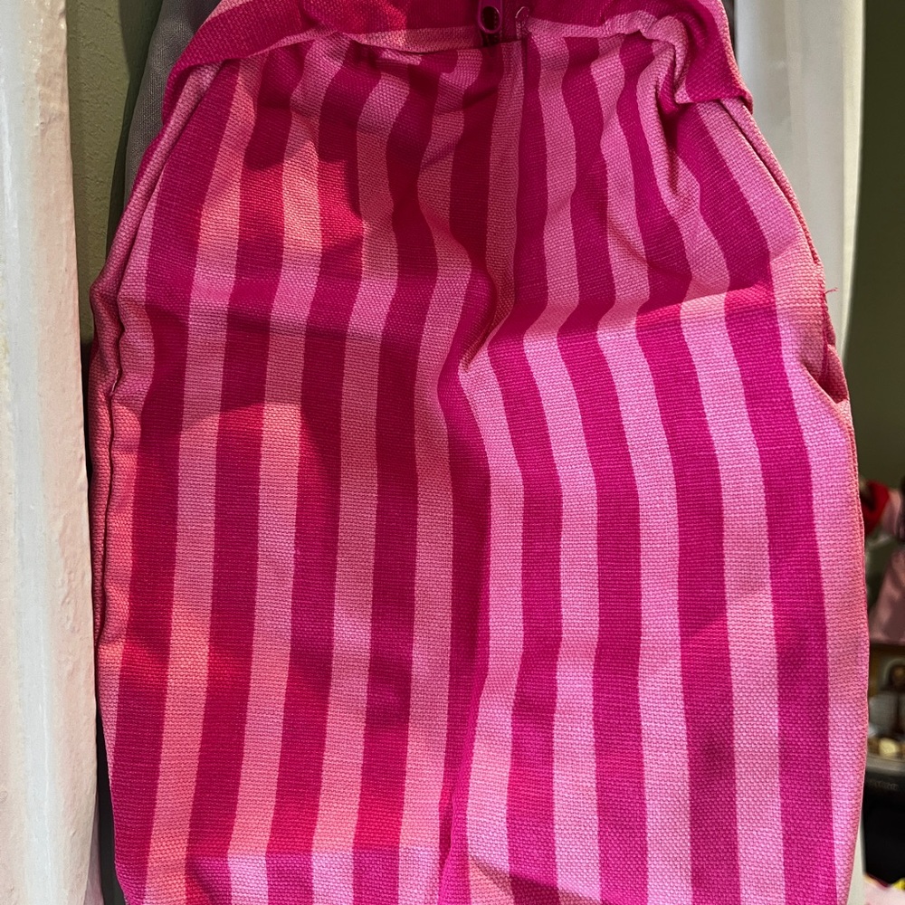 Victoria's Secret Pink Striped Tote Bag with Bold Design - Picture 6 of 8